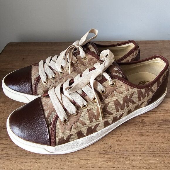 EUC MICHAEL KORS LEATHER/TEXTILE LOGO SNEAKERS SIZE 9 WOMENS - Picture 1 of 16